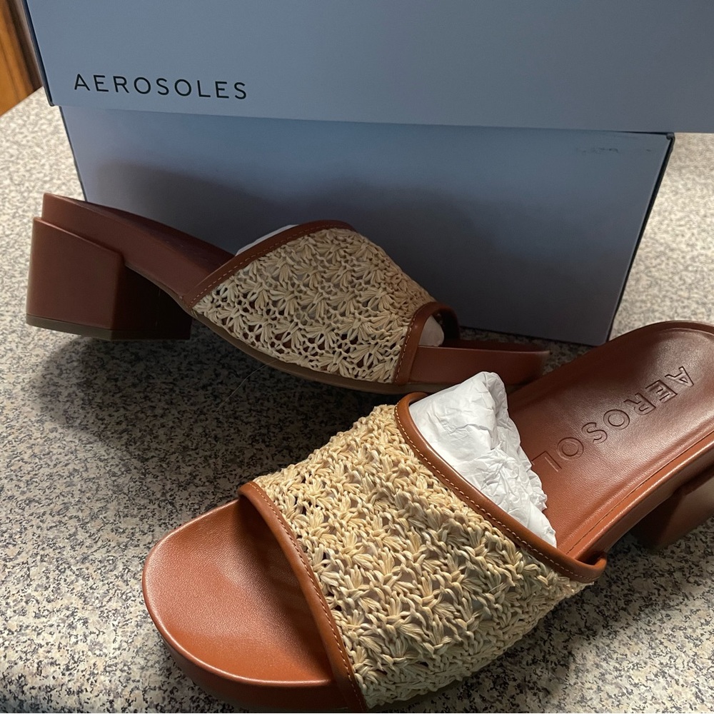 Aerosoles Women's Tan and Cream Sandals